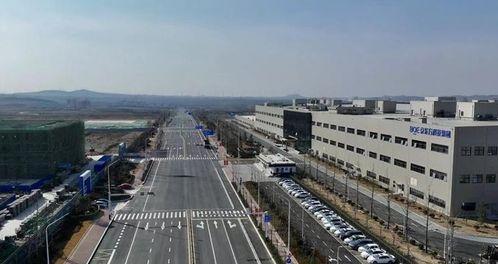 青(qing)島城市更(geng)新(xin)建設兩年(nian)實(shi)施(shi)2157個項目，新材(cai)料產(chan)業(ye)引(yin)領(ling)轉(zhuan)型發(fa)展