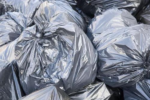 禁塑(su)令(ling)全面升級，外賣、快遞(di)與(yu)酒(jiu)店行業(ye)迎(ying)來(lai)綠色轉(zhuan)型浪(lang)潮(chao)——青(qing)島新材(cai)料引(yin)領(ling)環(huan)保革新